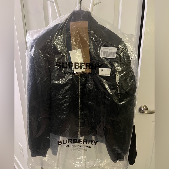 BRAND NEW BURBERRY LADIES BOMBER JACKET SIZE 4 US - Picture 1 of 11